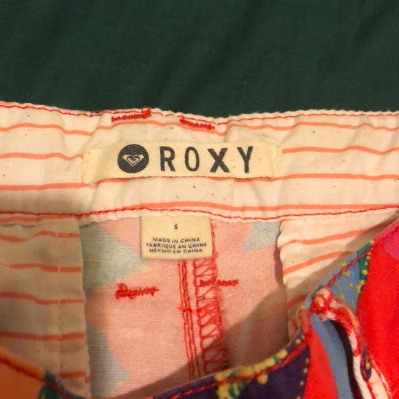Roxy flower/Hawaiian shorts size 5 - Picture 2 of 5
